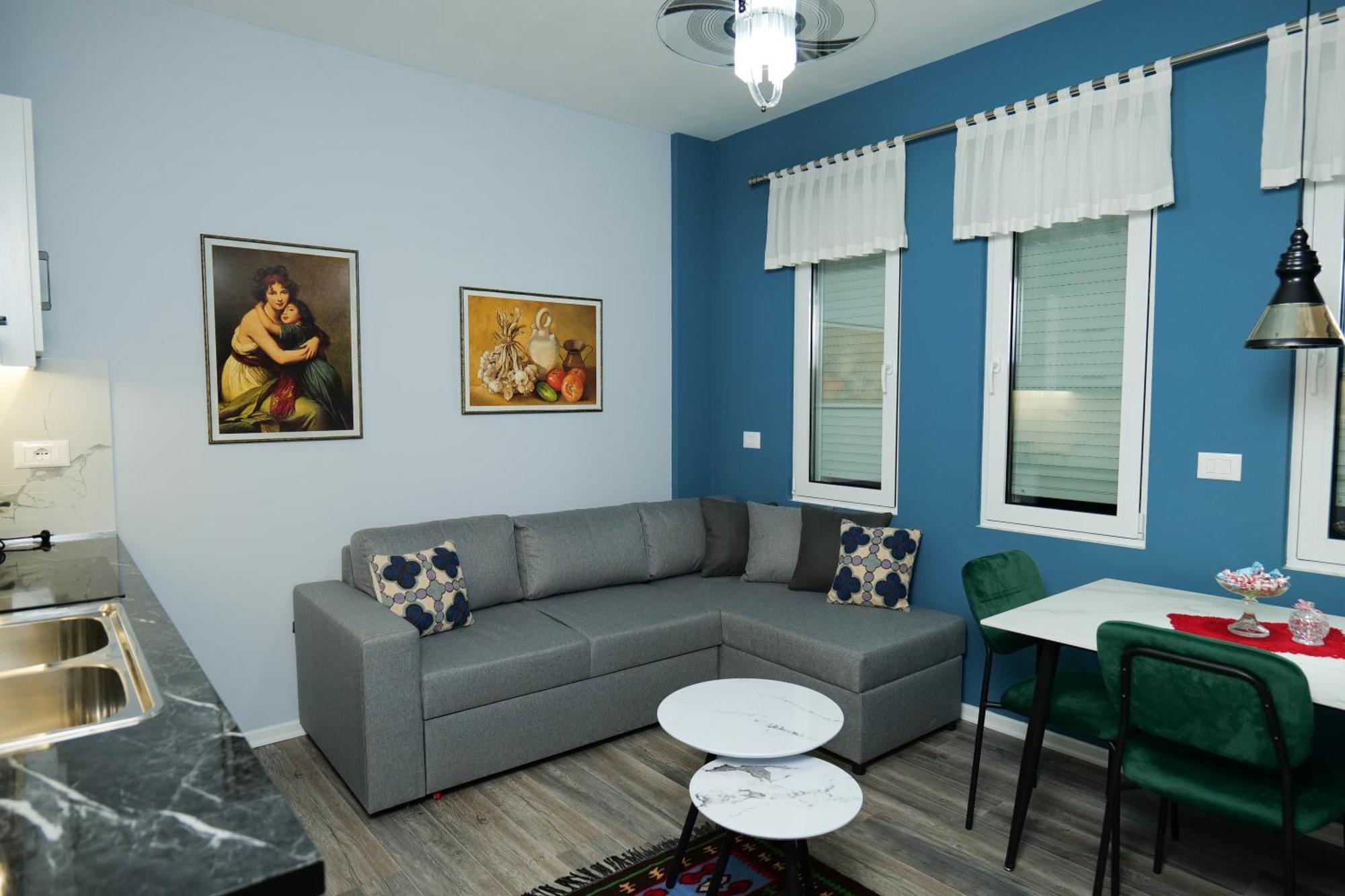 Travelers' Korca Home מראה חיצוני תמונה