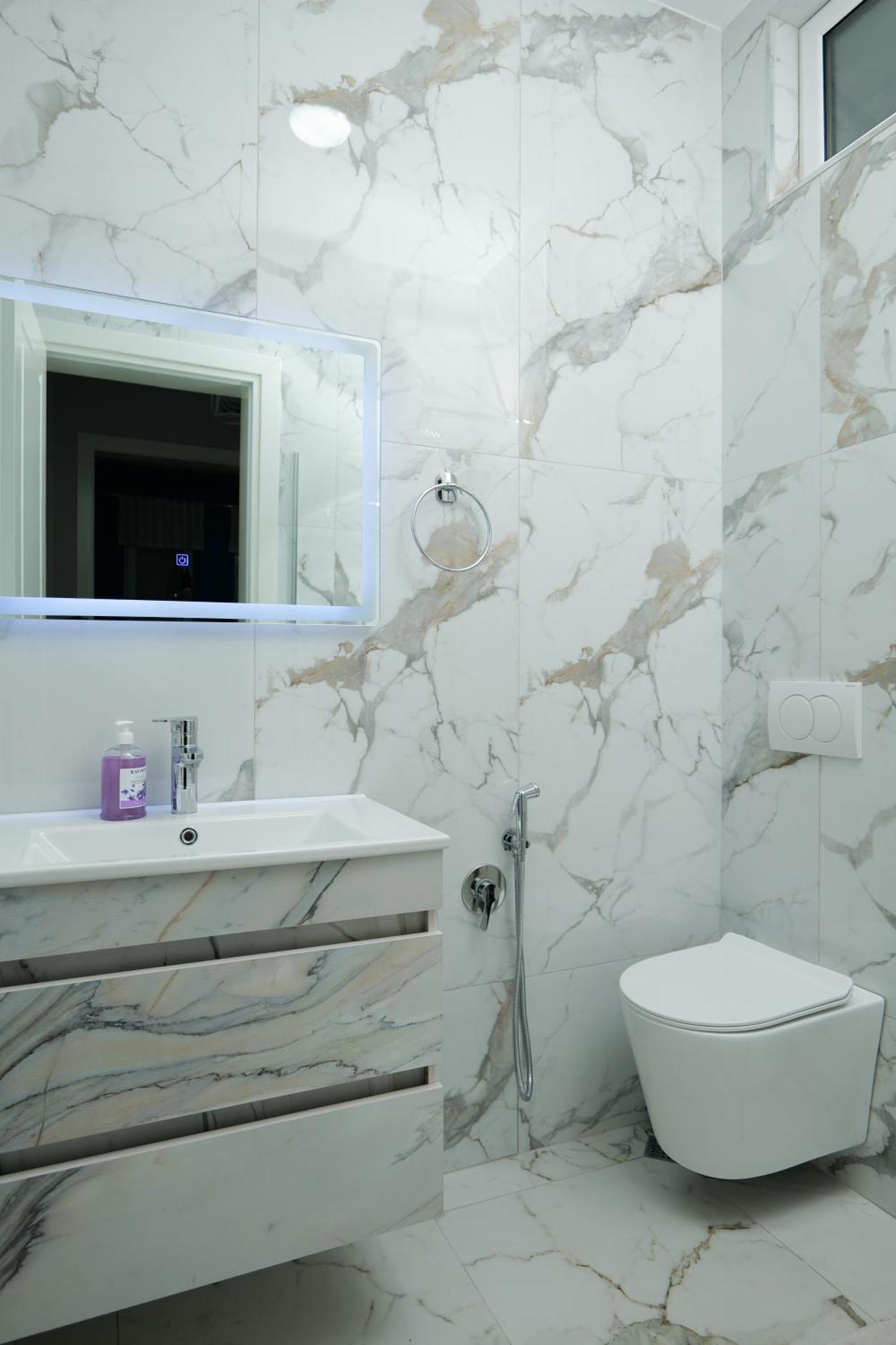 Travelers' Korca Home מראה חיצוני תמונה
