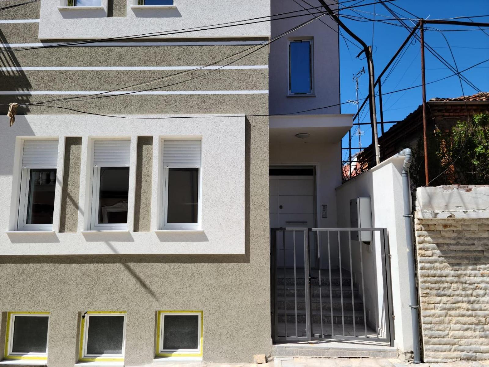 Travelers' Korca Home מראה חיצוני תמונה