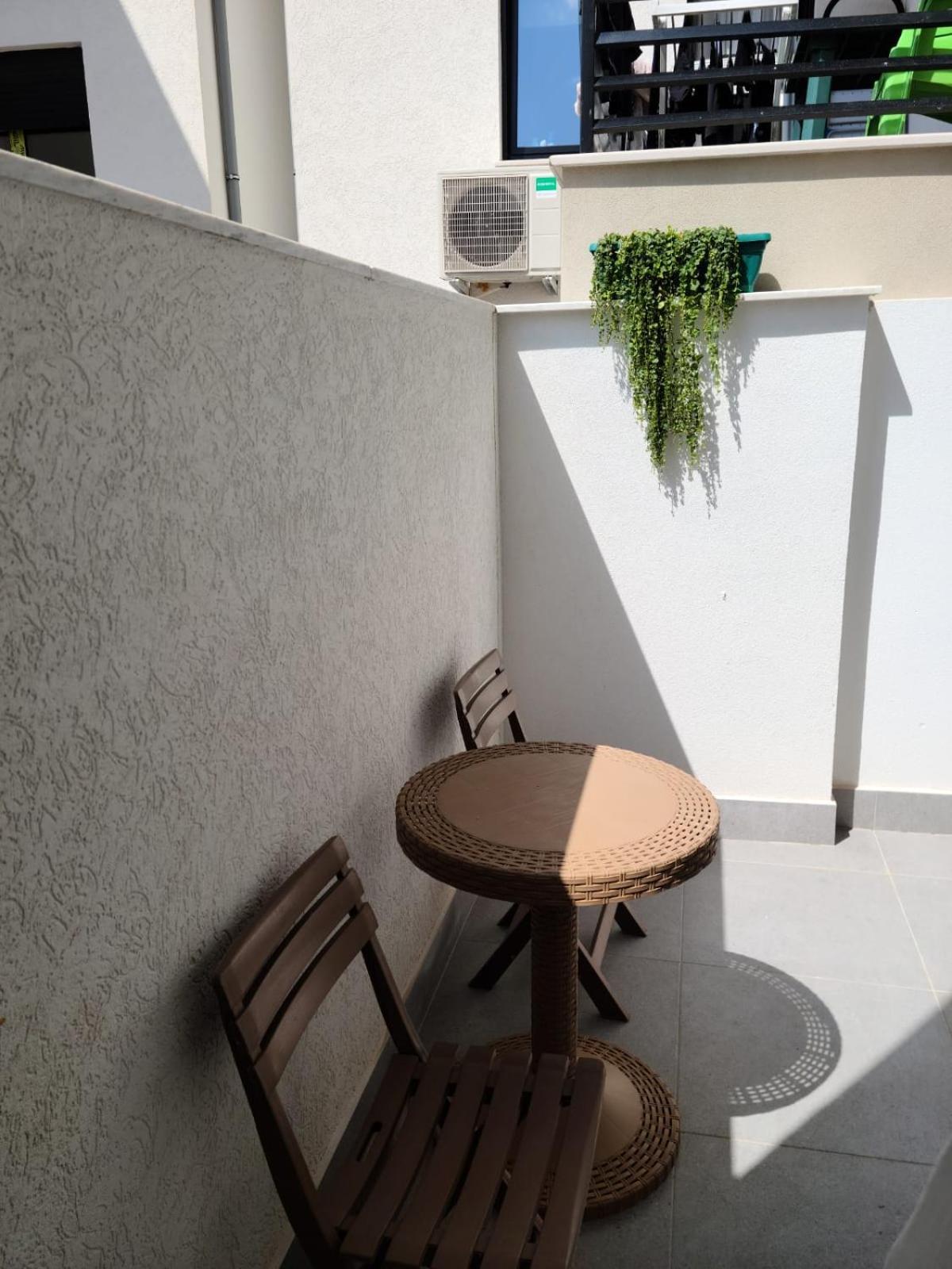 Travelers' Korca Home מראה חיצוני תמונה